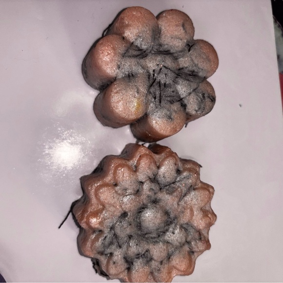 Pluck it Pal handmade by me & created for ppl who like to pluck ingrown hairs!! - Picture 11 of 16